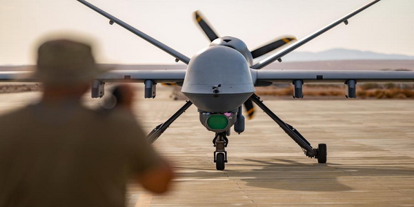 أفريكوم | القيادة العسكرية الأميركية في إفريقيا تبحث عن طائرات بدون طيار جديدة لتحل محل MQ-9 Reaper. أفريكوم | القيادة العسكرية الأميركية في إفريقيا تبحث عن طائرات بدون طيار جديدة لتحل محل MQ-9 Reaper.