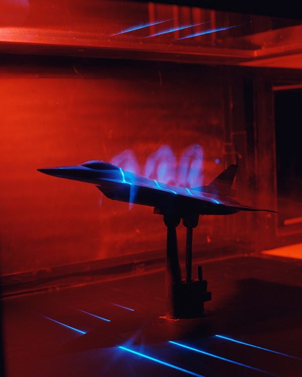 800px-F-16XL_Scamp_Flow_Visualization_Test_-_GPN-2000-001935-600x750.jpeg